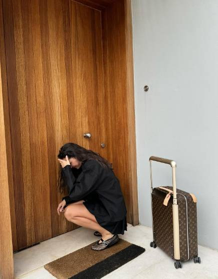 Tuncay Özilhan’ın gelini yol paylaşımı yaptı. Araba sürerken verdiği poz tık rekoru kırdı - Resim: 9